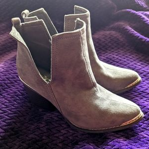 Women's size 7 grey suede booties